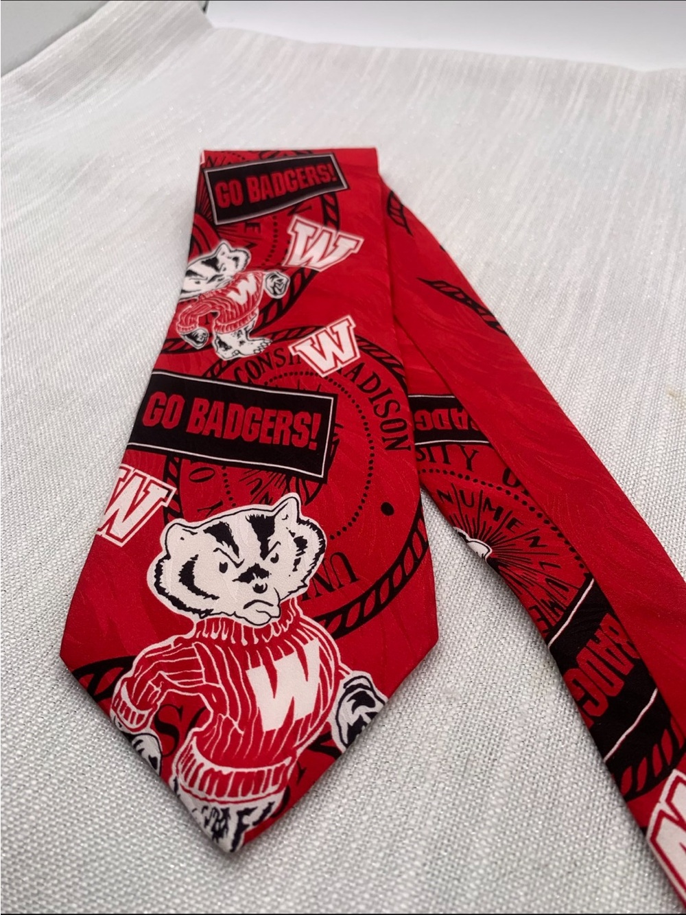 RM Sport Badgers Men's Necktie Wisconsin University Badgers Silk Made USA 54"